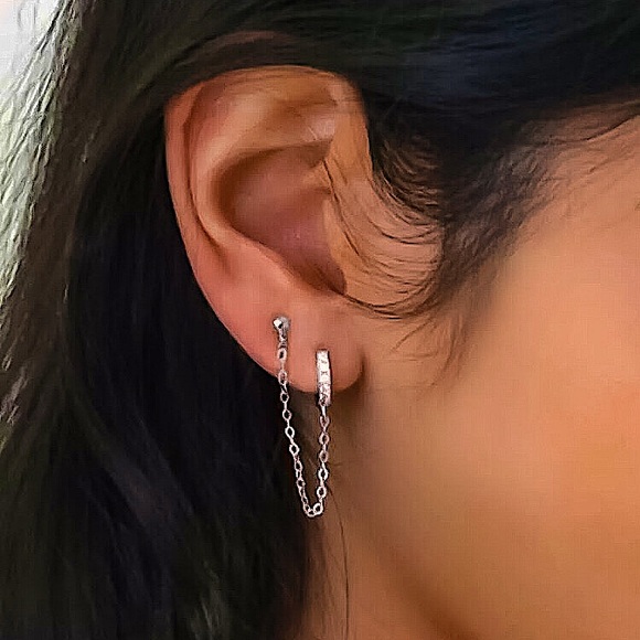⚜️[𝟯/$𝟭𝟴]⚜️CZ Gold Paved Double Stud Chained Earring NEW - Picture 3 of 7